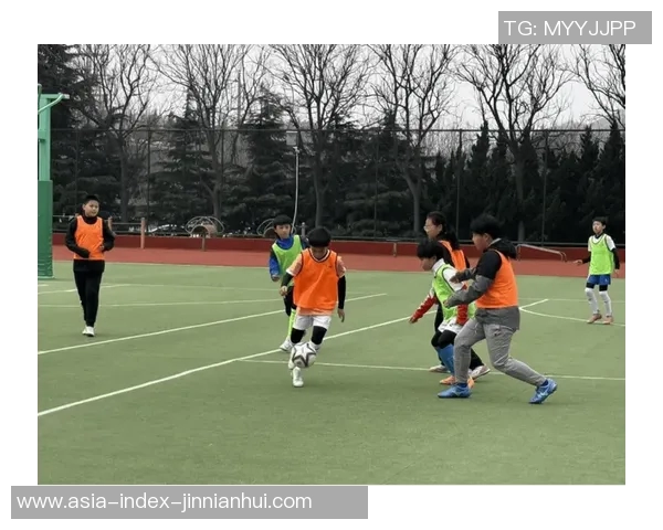 提升足球技能，成就梦想之路加入我们的专业足球培训课程！